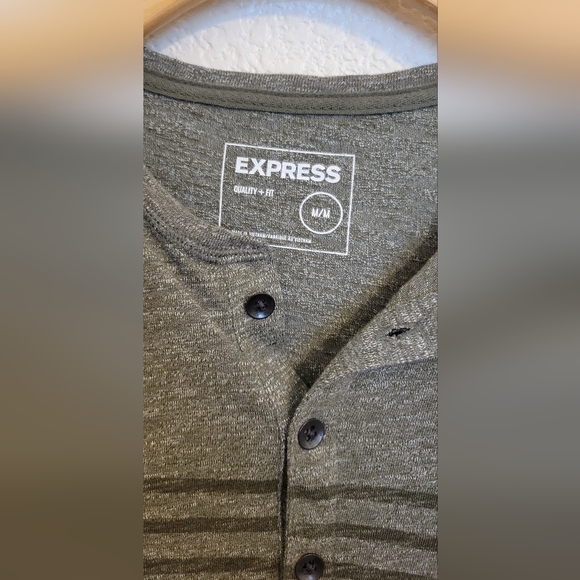 Express long sleeve shirt - Picture 3 of 4